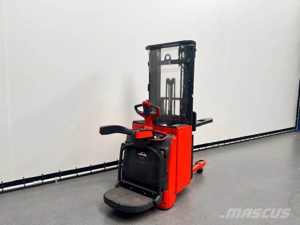 Linde L 14 AP Käyden ajettavat pinoamistrukit