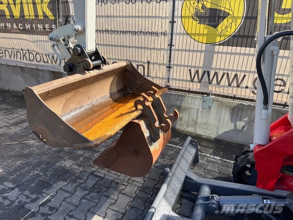 Takeuchi TB125 Minikaivukoneet < 7t