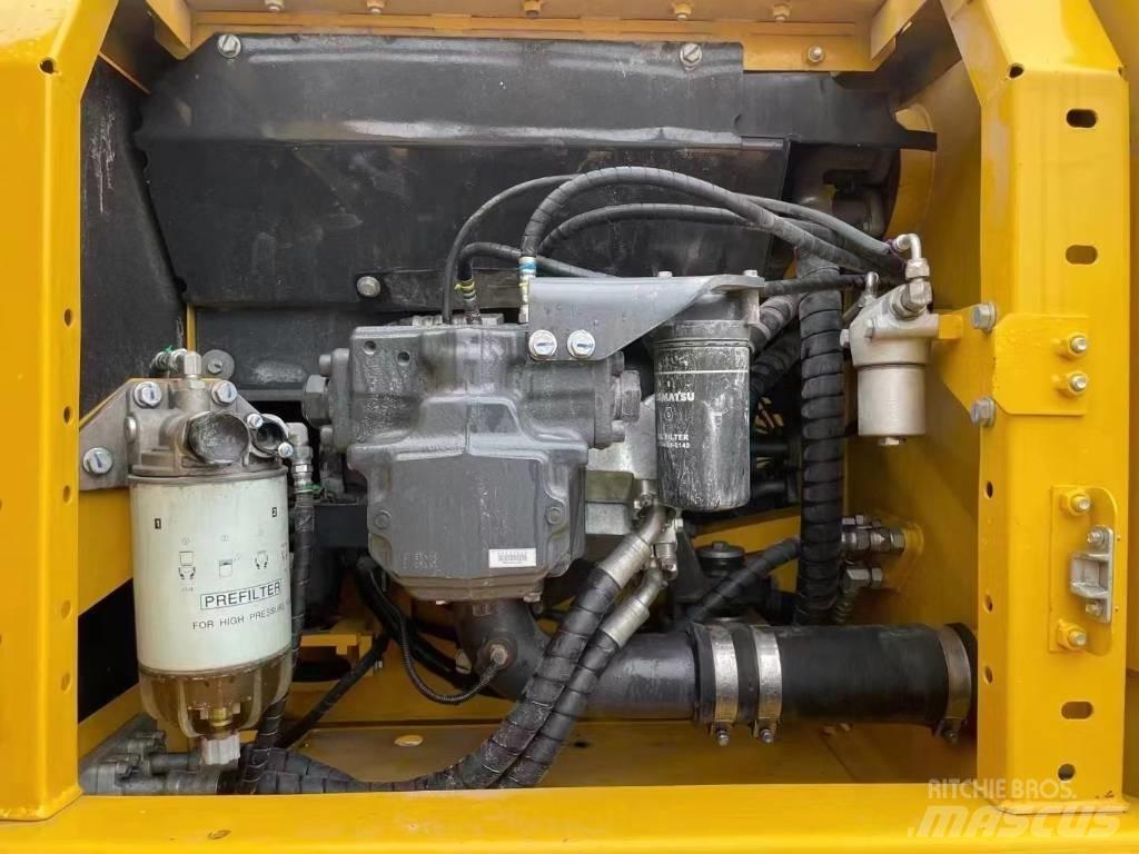 Komatsu PC220-8 Telakaivukoneet