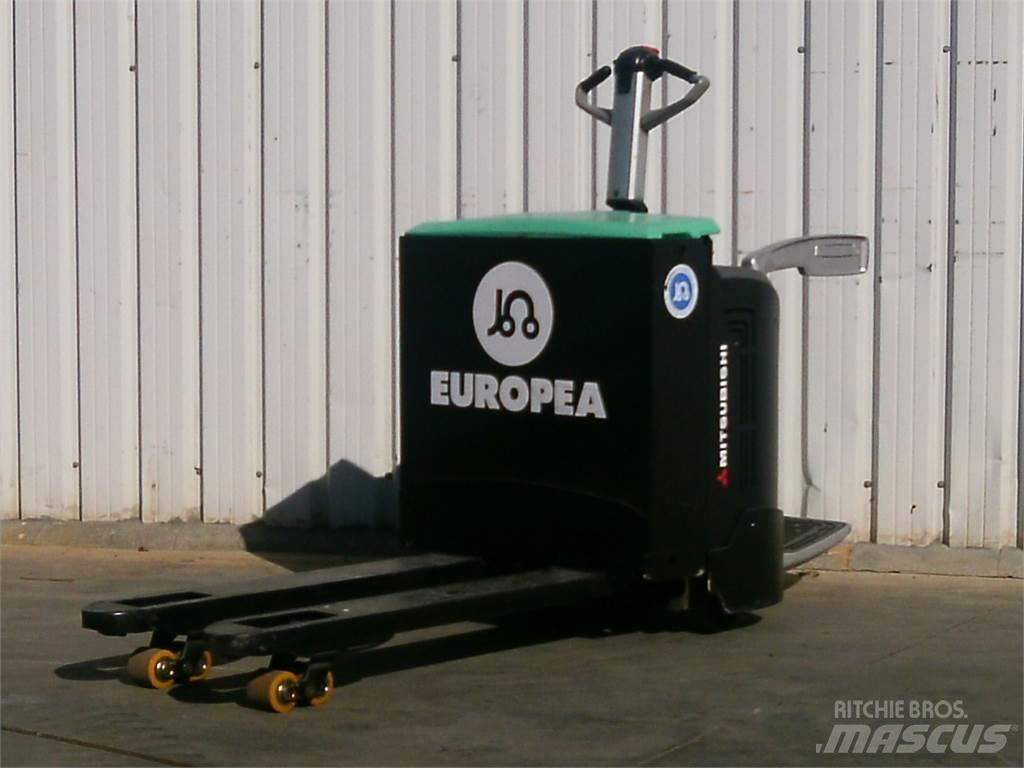 Mitsubishi PBV20N Lavansiirtotrukit ajotasolla
