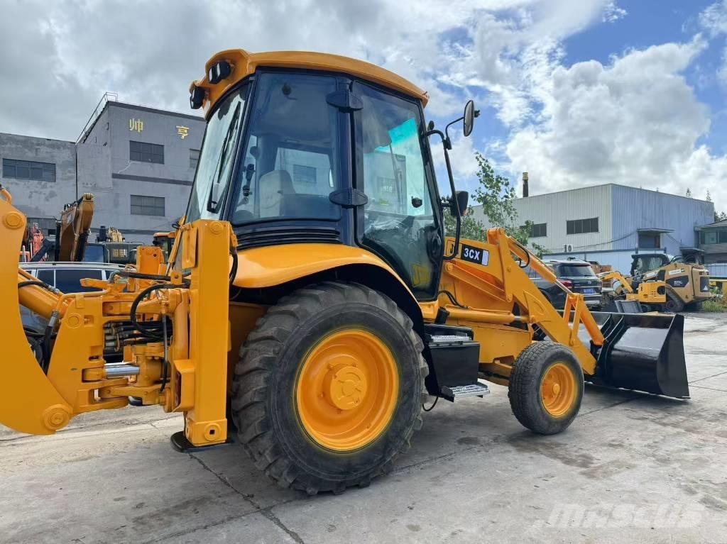 JCB 3CX Kaivurikuormaajat