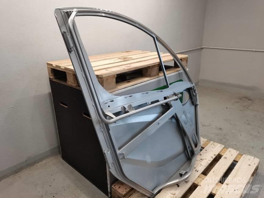 Manitou MLT 733 door Ohjaamo ja sisusta