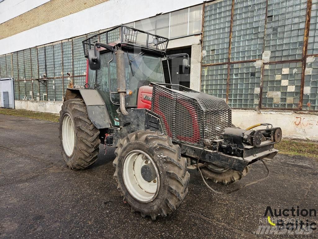 Valtra A 93H Traktorit