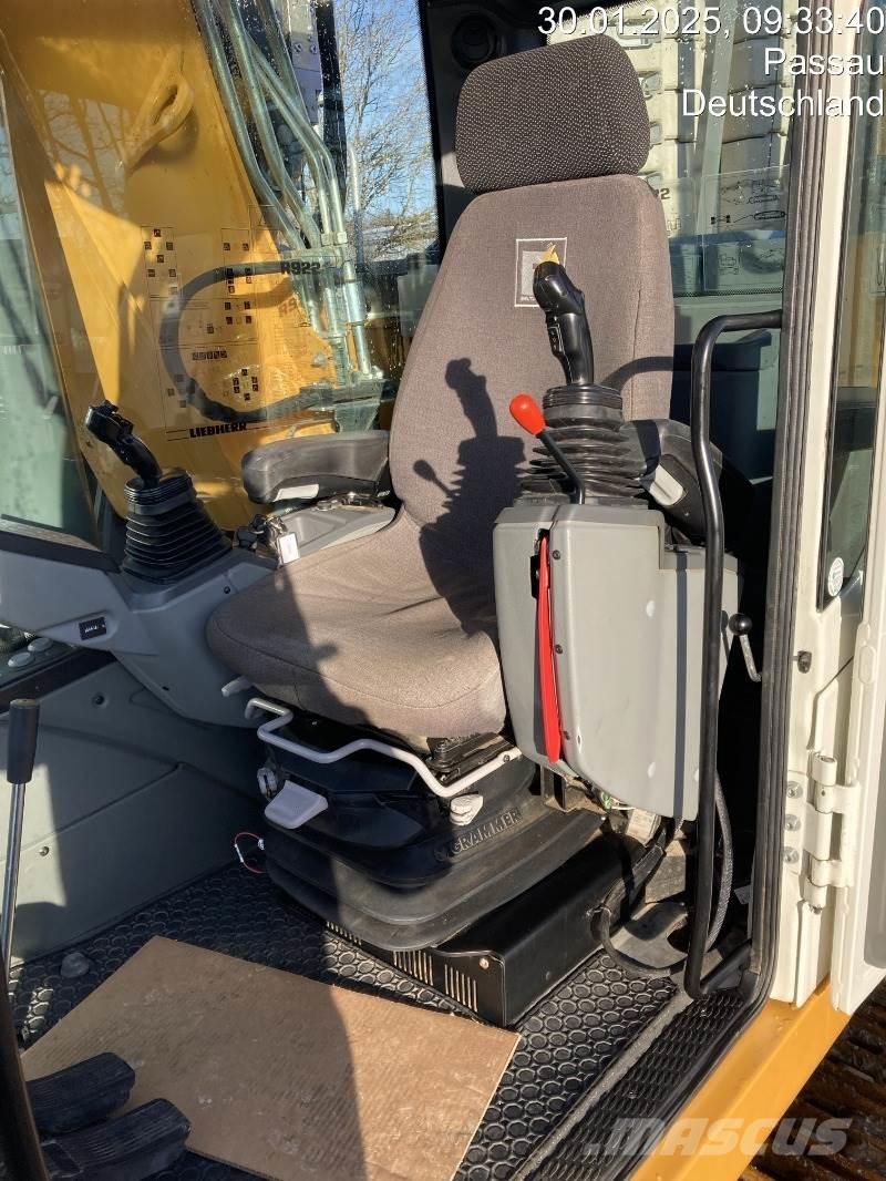 Liebherr R922 Telakaivukoneet