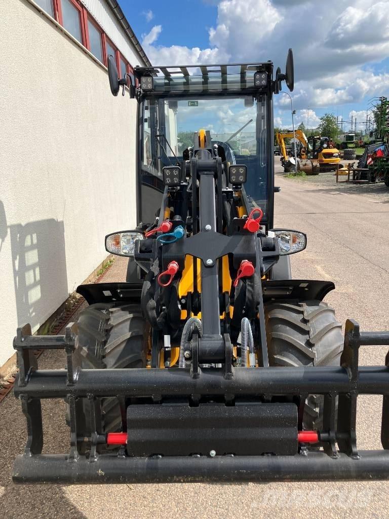 JCB 403 Pienkuormaajat