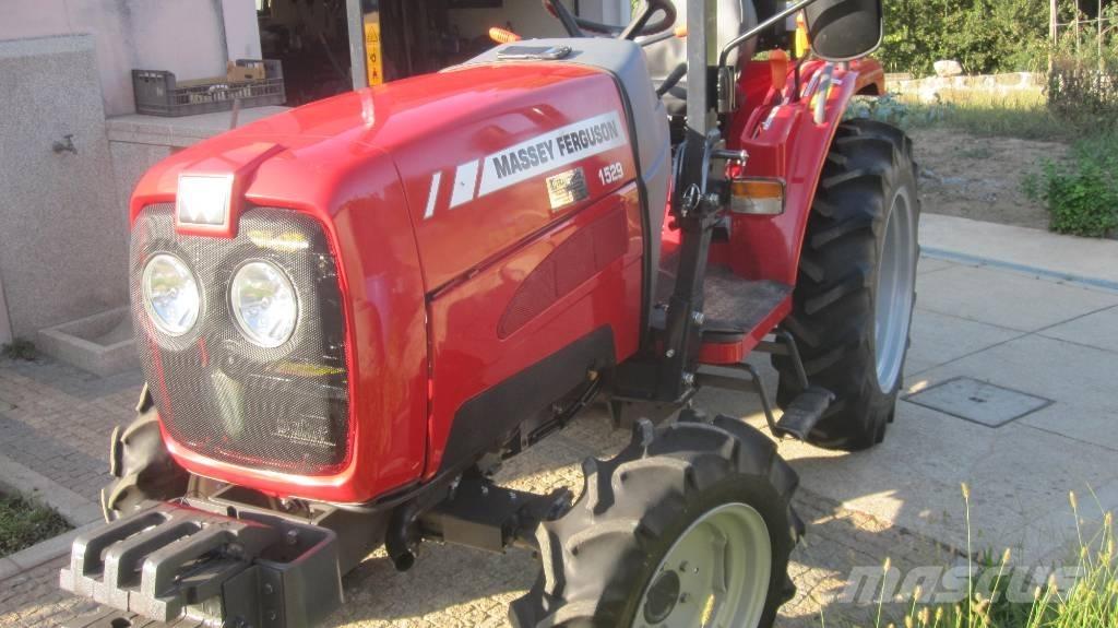 Massey Ferguson 1529 Traktorit