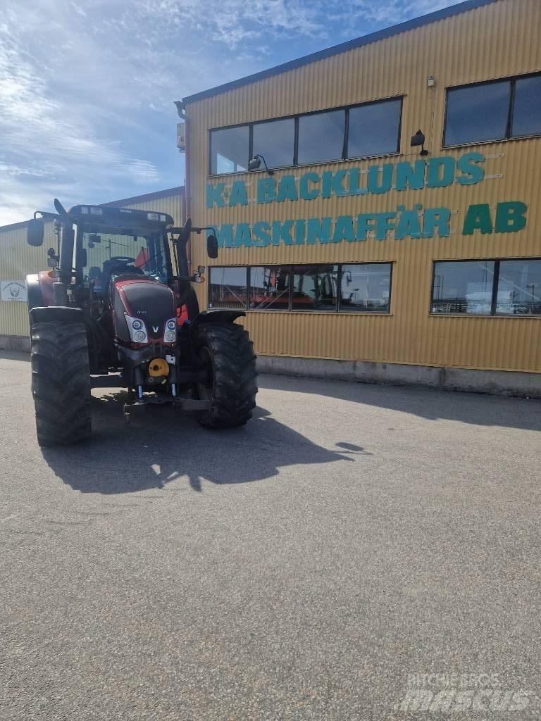Valtra N143 Traktorit