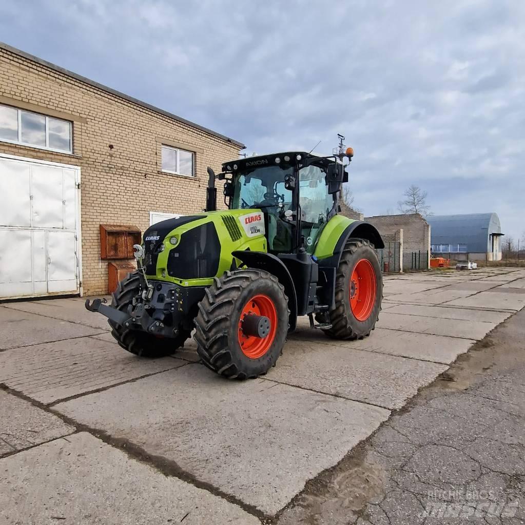 CLAAS Axion 850 Traktorit