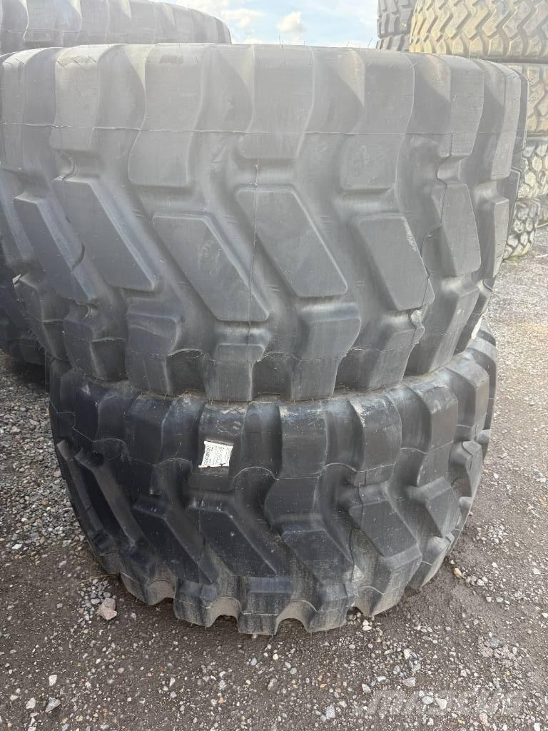 Goodyear 750/65R25 Renkaat ja vanteet
