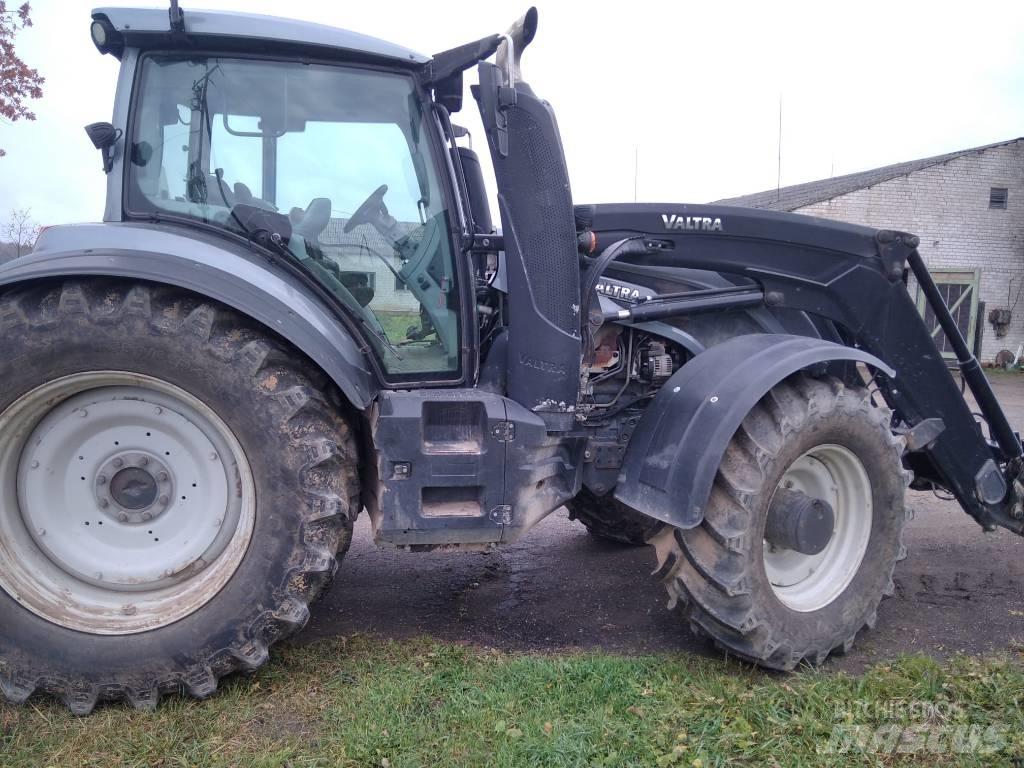 Valtra T 234 V Traktorit