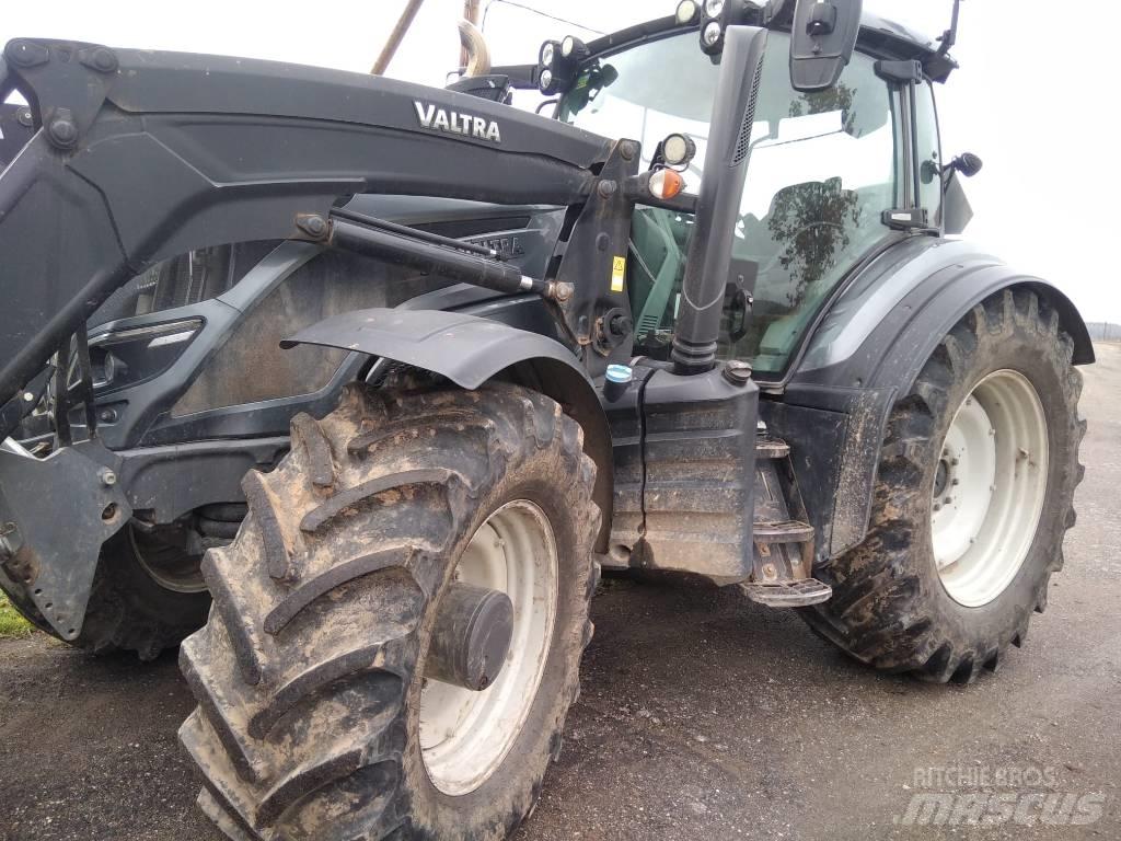 Valtra T 234 V Traktorit