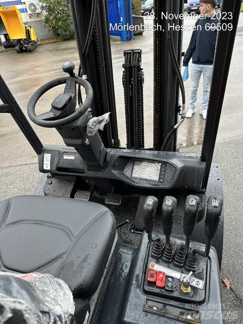Doosan D30NXS Dieseltrukit