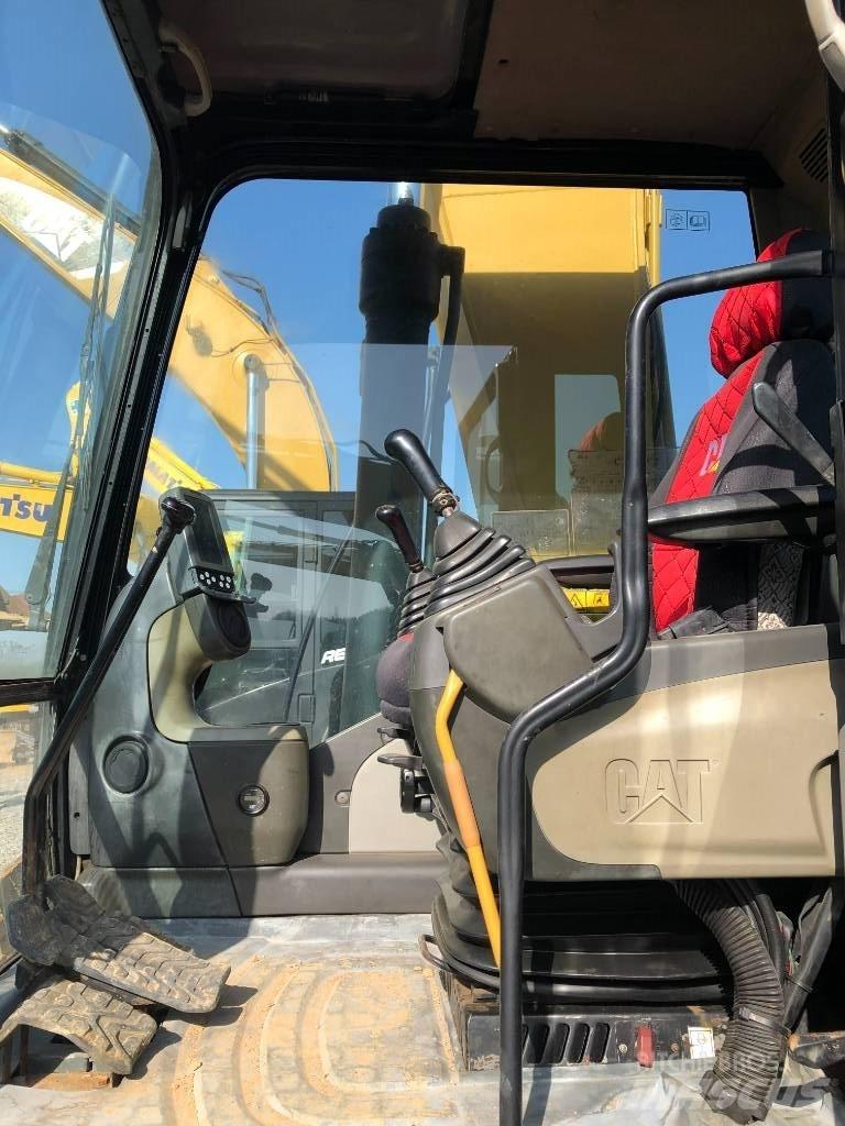 CAT 320 D Telakaivukoneet