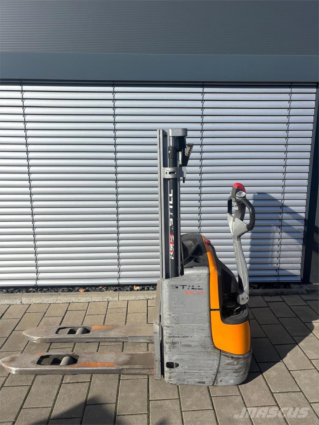 Still EXV12 Ajettavat pinoamisvaunut