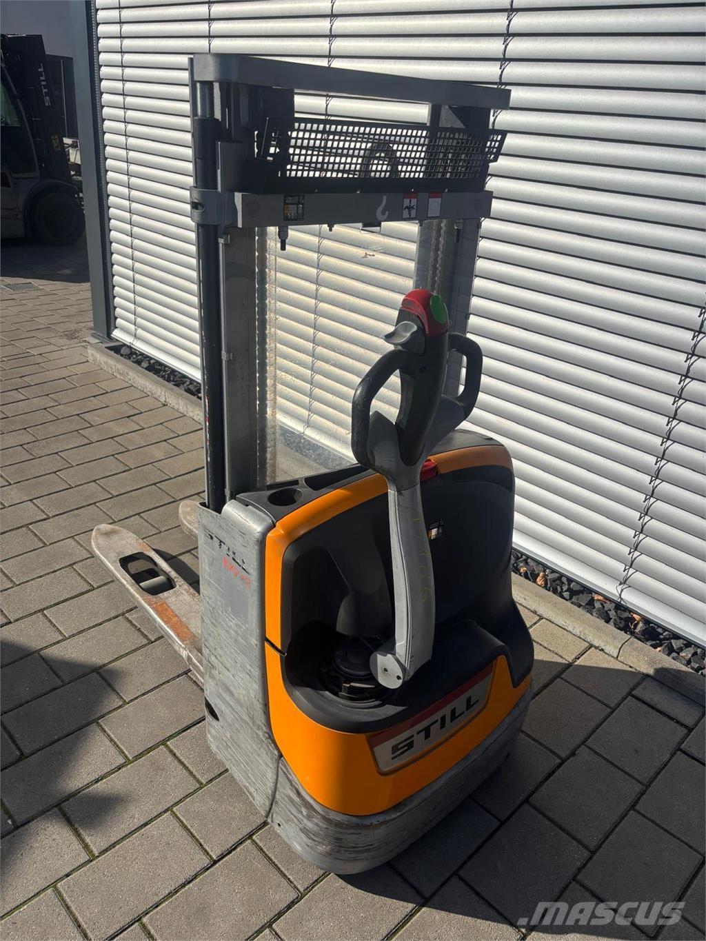 Still EXV12 Ajettavat pinoamisvaunut