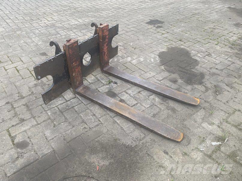 GiANT V 451 T Pienkuormaajat