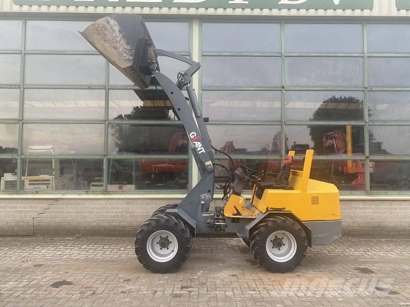 GiANT V 451 T Pienkuormaajat