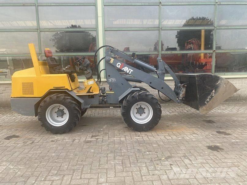 GiANT V 451 T Pienkuormaajat