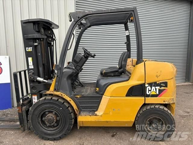 CAT DP40NT Dieseltrukit