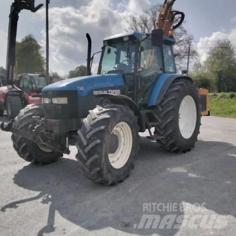 New Holland TM 165 Traktorit