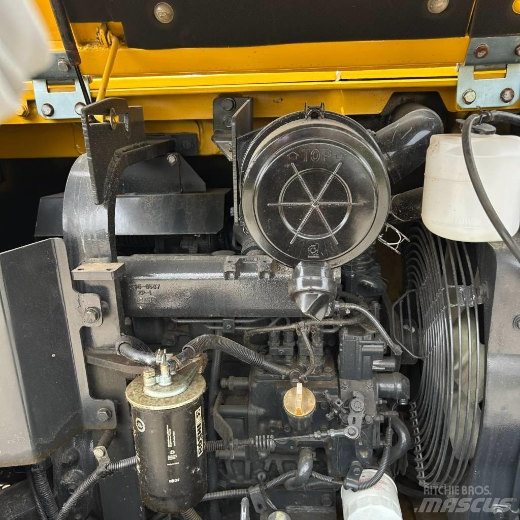 Komatsu 56-7 Telakaivukoneet