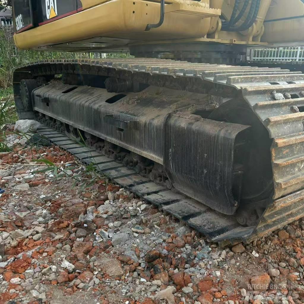 CAT 320 C Telakaivukoneet