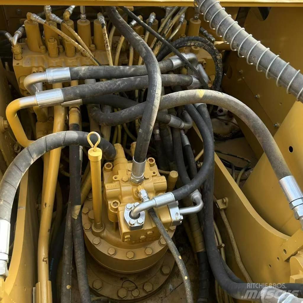 CAT 320 C Telakaivukoneet