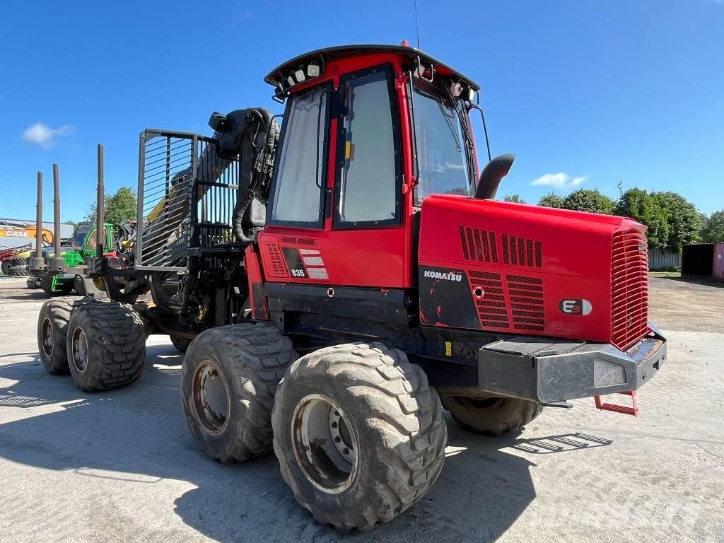 Komatsu 835 Kuormatraktorit