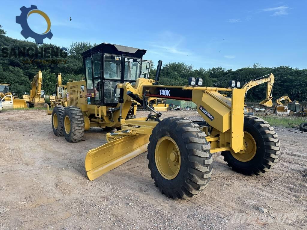 CAT 140K Tiehöylät