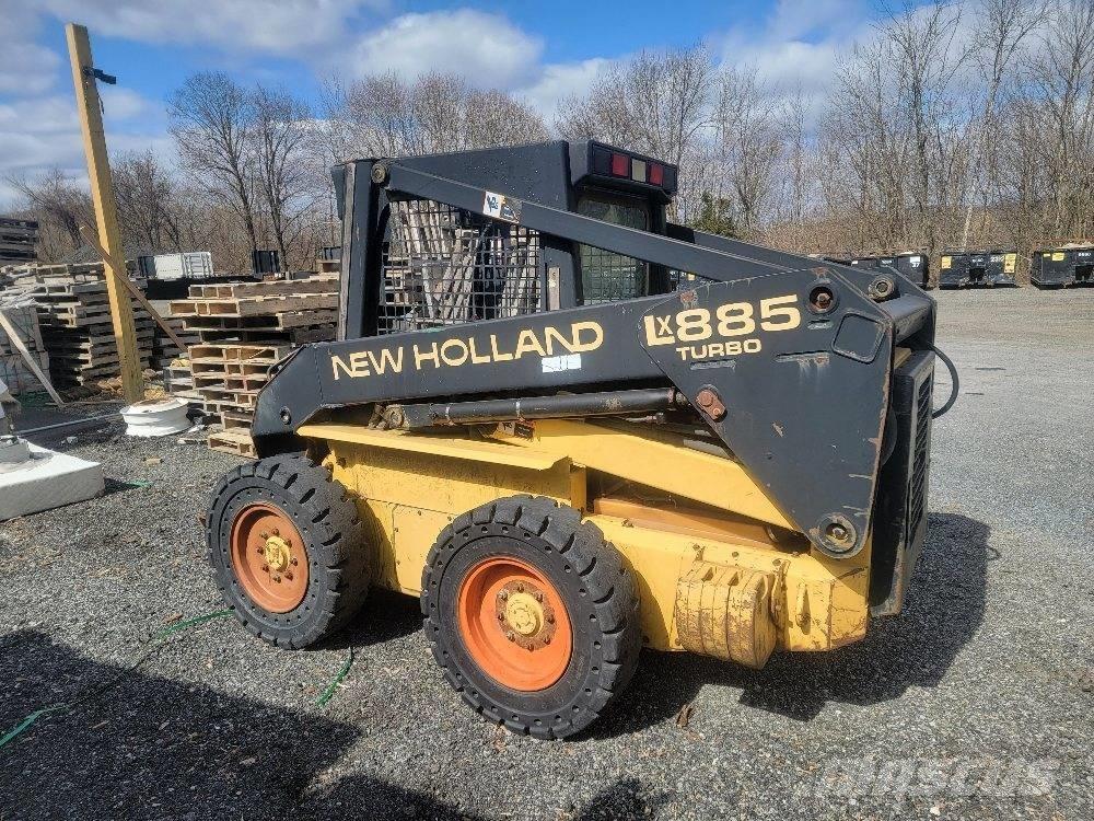 New Holland LX 885 Liukuohjatut kuormaajat