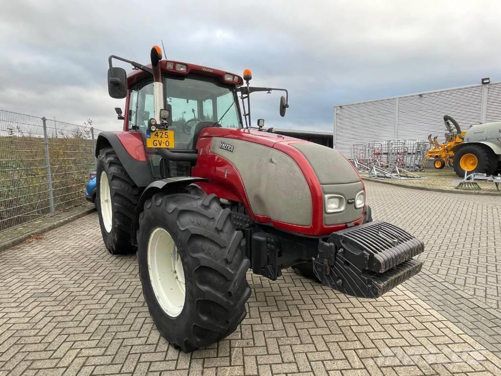 Valtra T120 tractor Traktorit