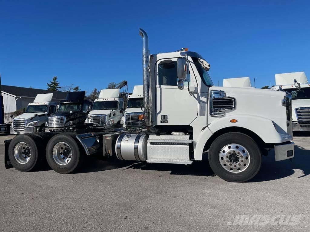 Freightliner 122 SD Vetopöytäautot