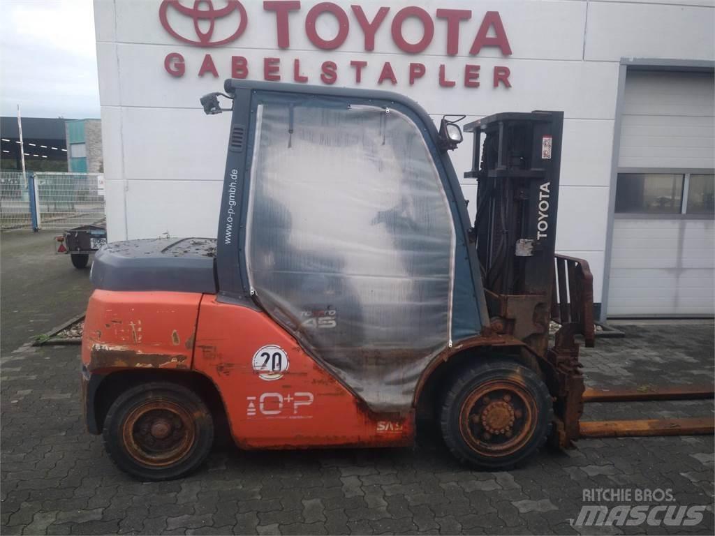 Toyota 40-8FD40N Dieseltrukit
