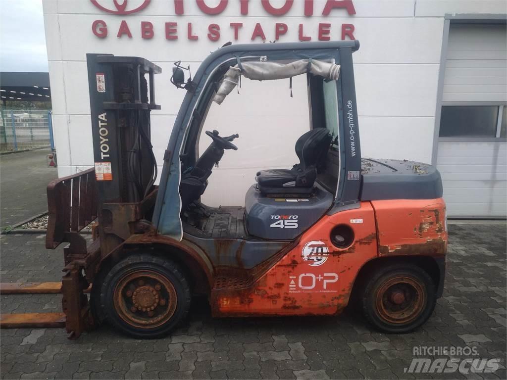 Toyota 40-8FD40N Dieseltrukit