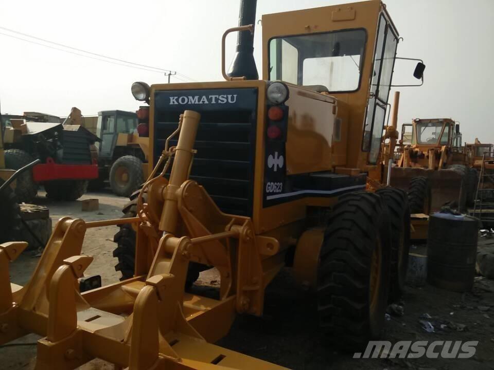 Komatsu GD 623 Tiehöylät
