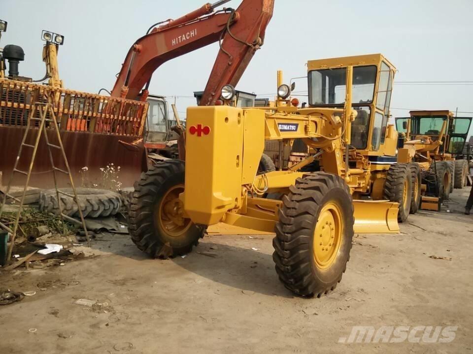 Komatsu GD 623 Tiehöylät