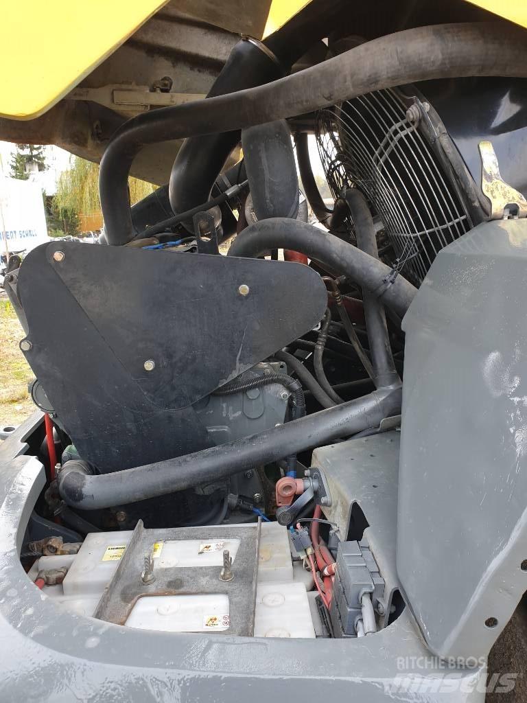 Liebherr L 524 Pyöräkuormaajat