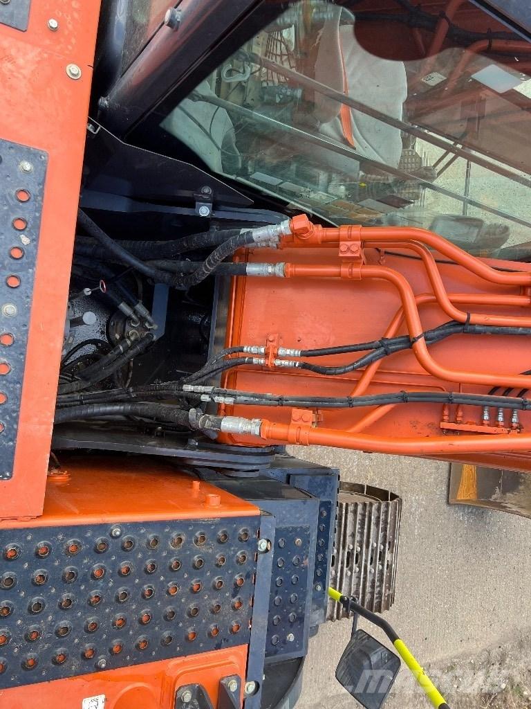 Hitachi zx210-6 Telakaivukoneet