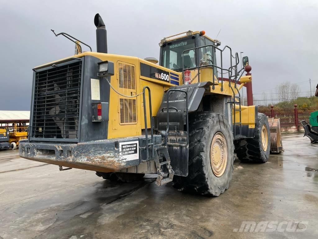 Komatsu WA 600-6 Pyöräkuormaajat