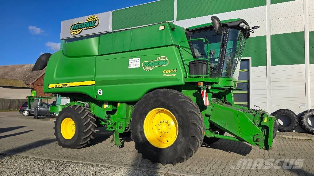 John Deere S 690 i Leikkuupuimurit
