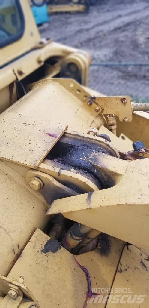 CAT 953 Telakuormaajat
