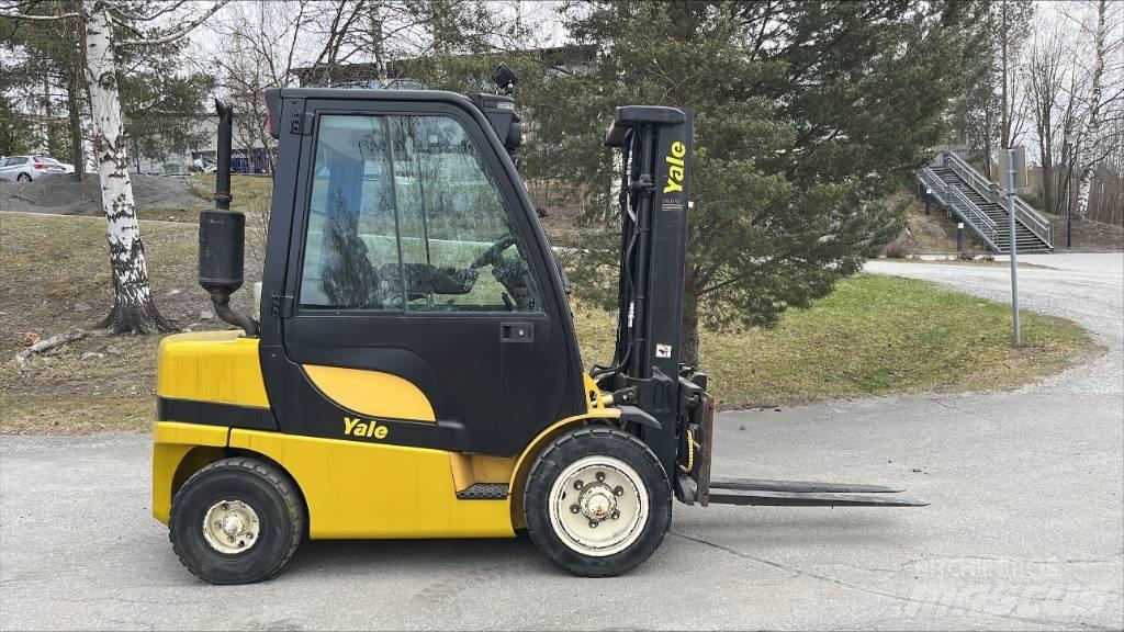 Yale GDP 30 VX Dieseltrukit