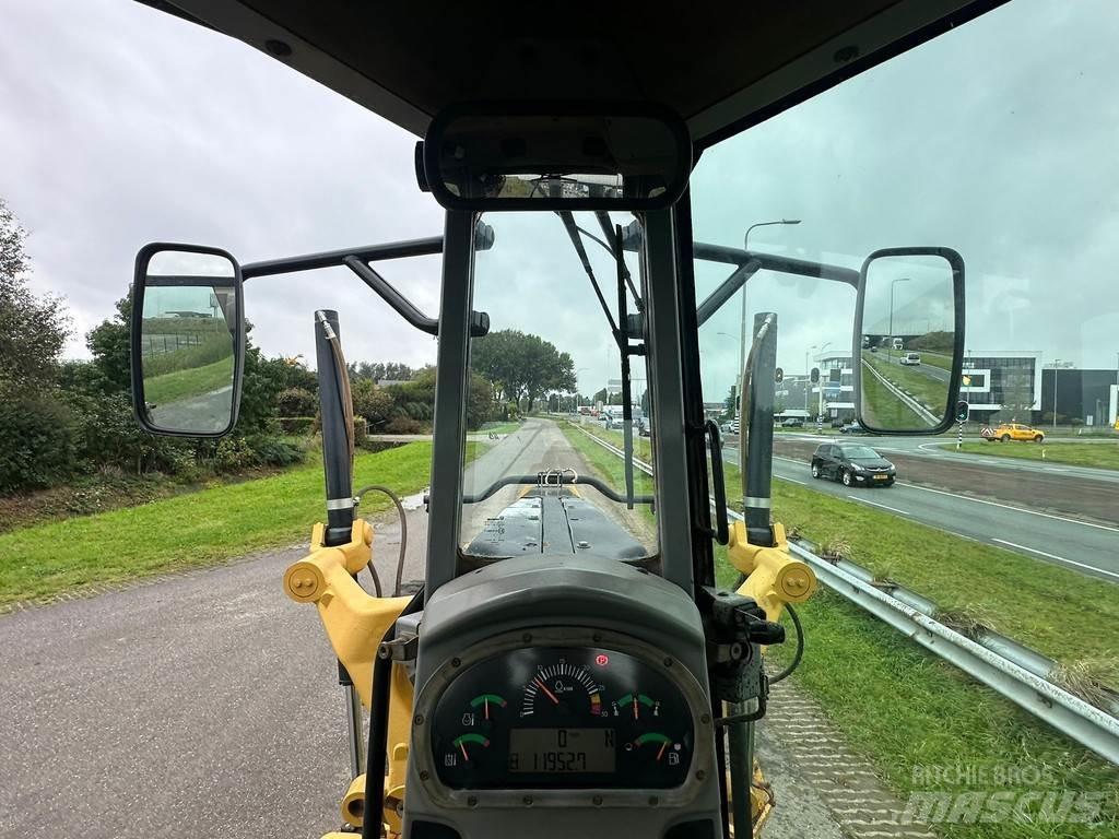 CAT 140M Tiehöylät