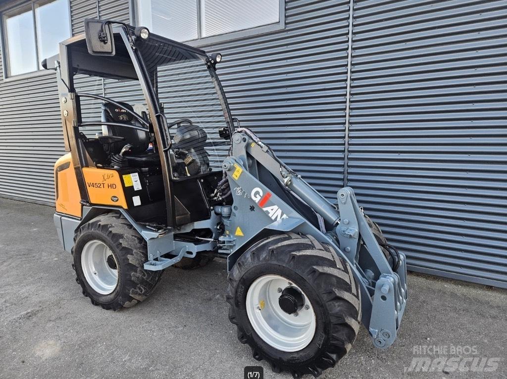 GiANT v452t hd x-tra Pienkuormaajat