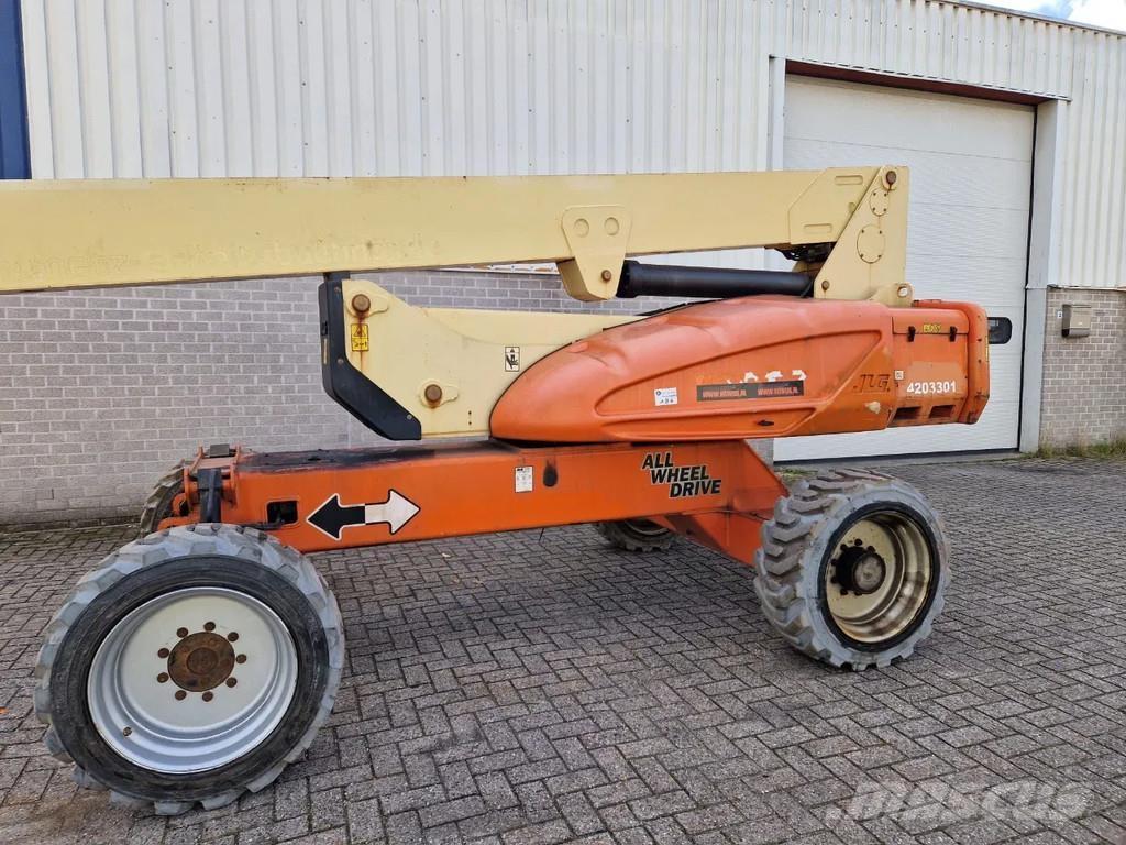 JLG E600 Kuukulkijat