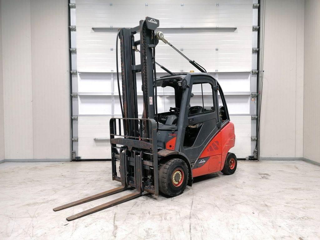 Linde H30T-02 Nestekaasutrukit