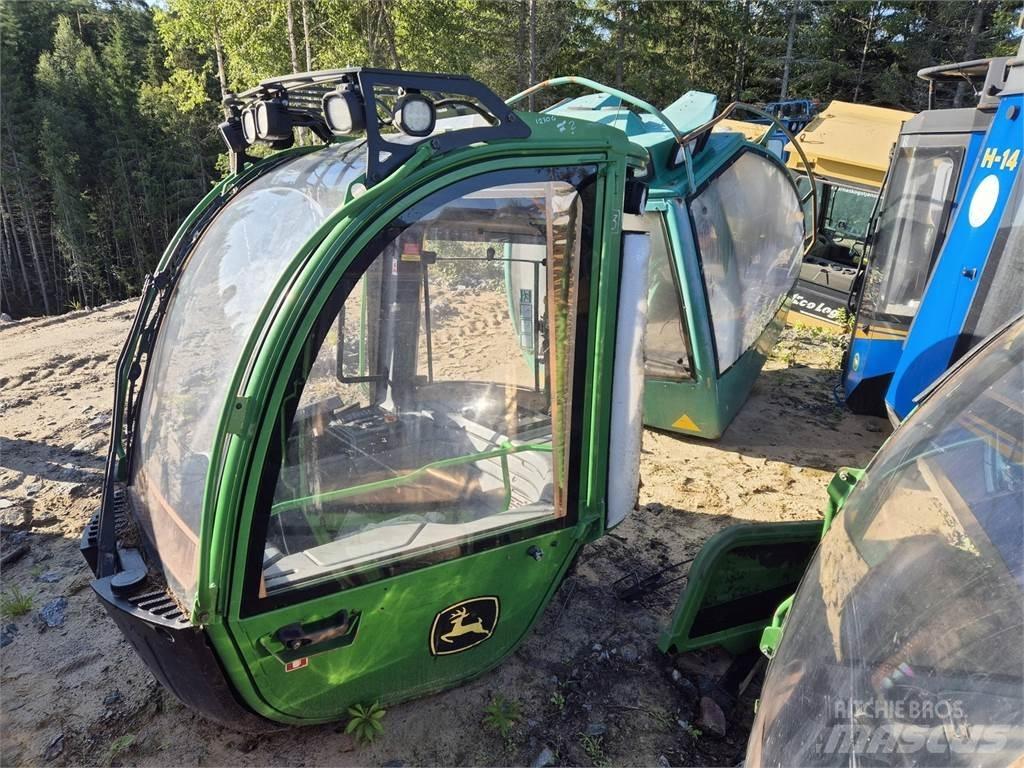 John Deere 1270G Ohjaamo ja sisusta