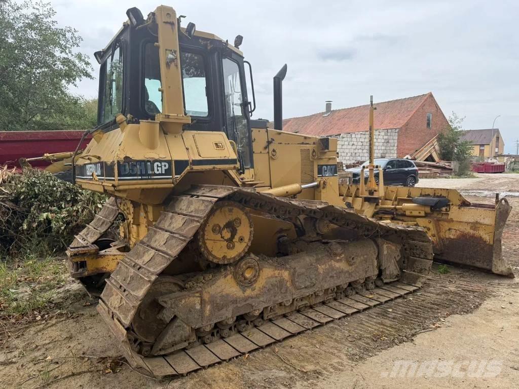 CAT D5H Telaketjupuskutraktorit
