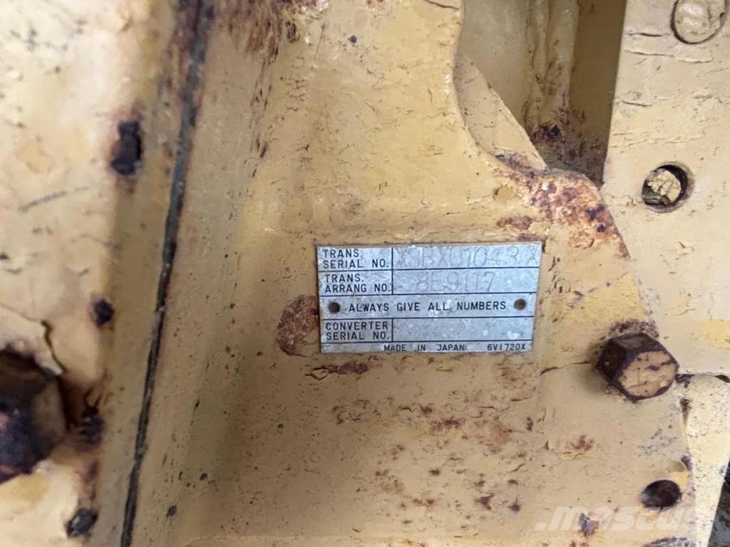 CAT D5H Telaketjupuskutraktorit