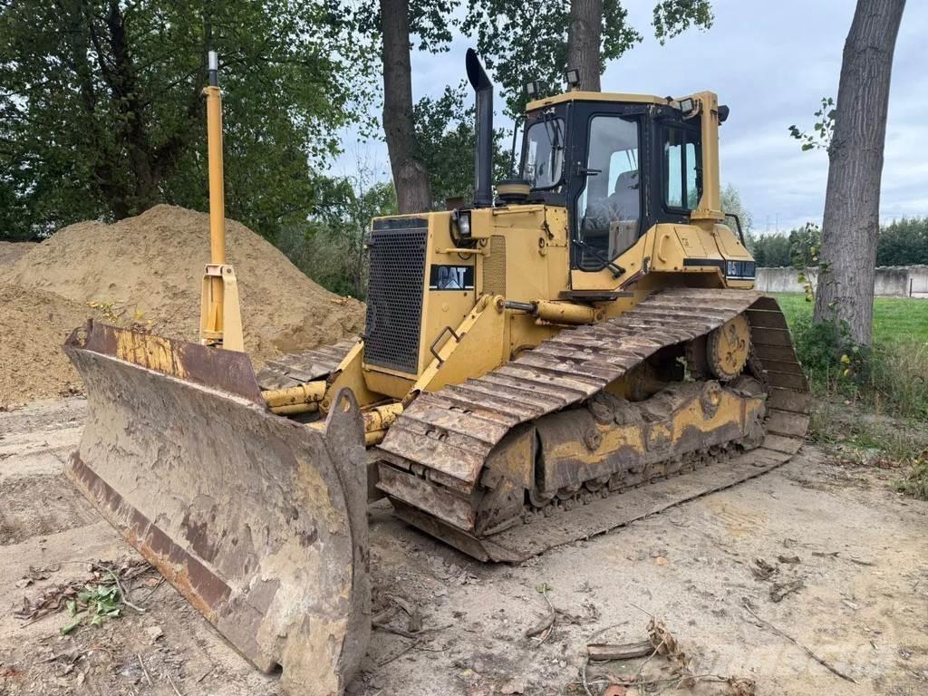 CAT D5H Telaketjupuskutraktorit